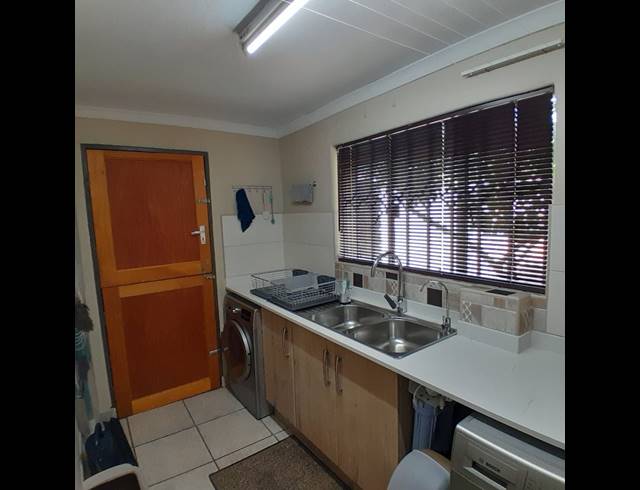 3 BEDROOM HOUSE FOR SALE IN SAFARI GARDENS